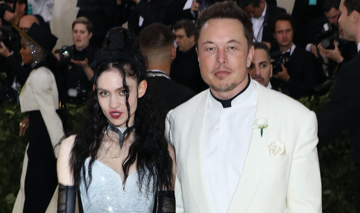 Mindeközben – Elon Musk barátnője elkapta a koronavírust – Index