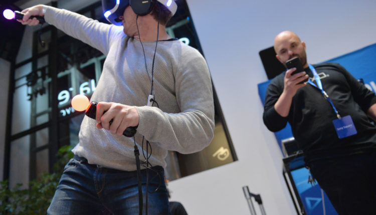 Új PSVR: mások is „beleszólhatnak” majd a játékunkba? – Index
