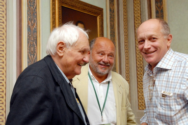 Jancsó Miklós (b) filmrendezõ, Szekeres Dénes fesztiváligazgató és Balázsovits Lajos (j) színművész 2006-ban