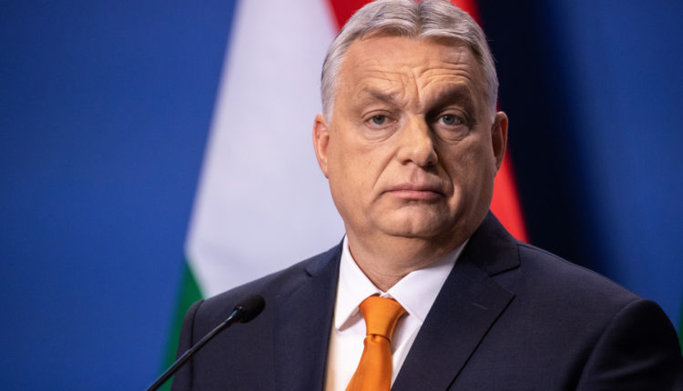 Mémmel üzente meg Orbán Viktor, mit érez az EU-csúcson – Index