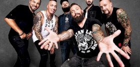 Elég komoly balesetet szenvedett a Kowalsky meg a Vega frontembere – fotó