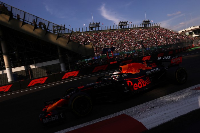 F1: Elárulták Verstappen előnyének titkát