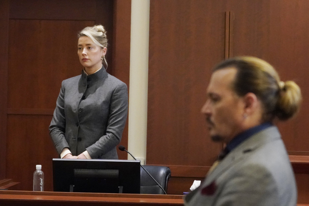 Amber Heard és Johhn Depp a tárgyaláson 2022. május 16-án – Fotó: Steve Helber / POOL / AFP