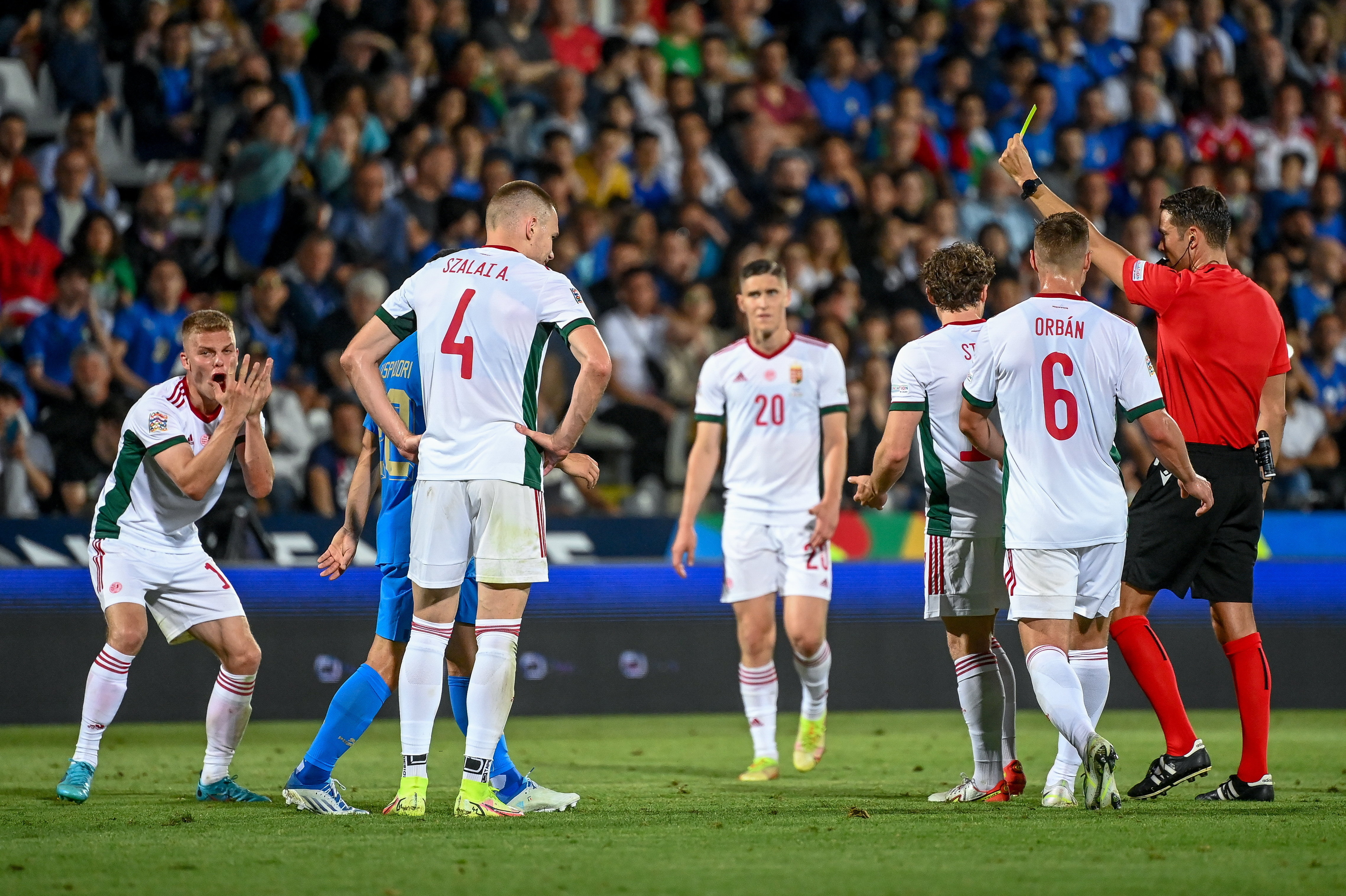 A pillanat, amikor Schäfer András "kisárgázta" magát a németek elleni selejtezőről Fotó: MTI/Illyés Tibor