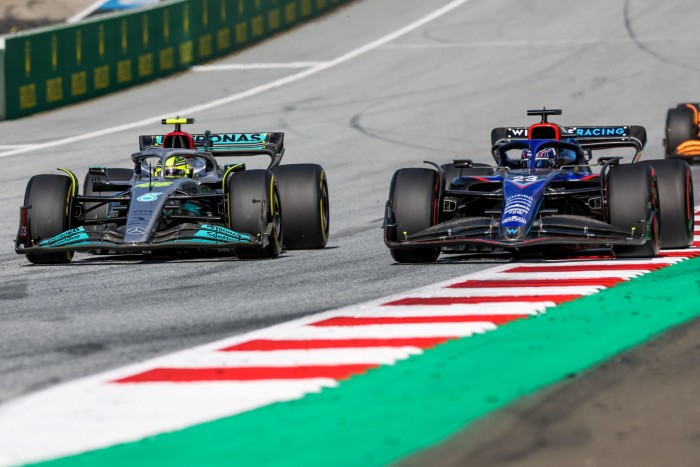 F1: Kész csoda, hogy célba ért Hamilton