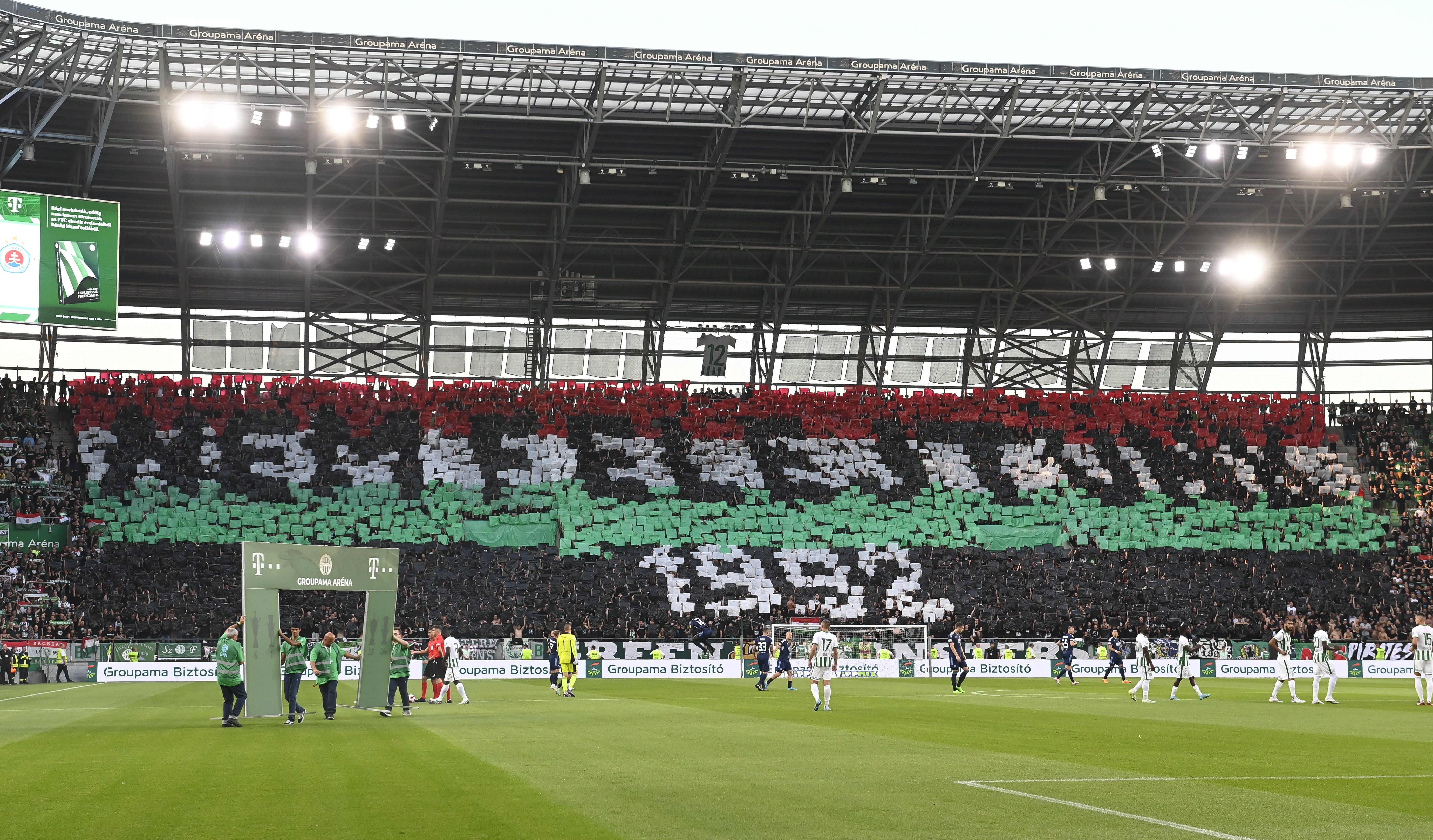 Már a kezdés is érzelemdúsra sikeredett... Fotó: MTI/Koszticsák Szilárd